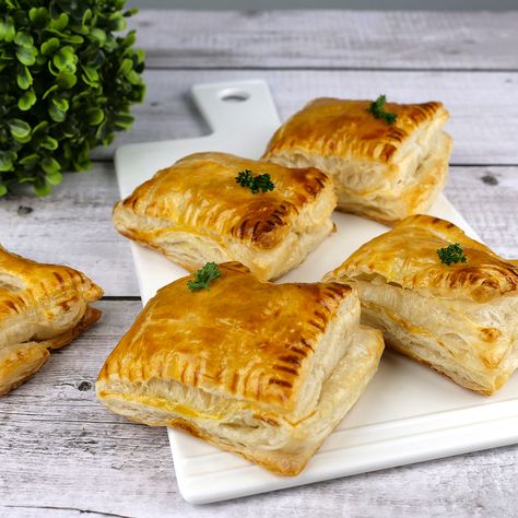 Tuna Pie, Puff Pastry Recipes Savory, Turnover Recipes, Cream Cheese Pie, Healthy Tuna, Puff Recipe, Puff Pastry Dough, Tuna Recipes, Puff Pastry Recipes