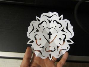 How to make a paper cut-out Luther Rose http://www.kellyklages.com/lutherrose.pdf #lutheran Reformation Sunday, Bible Education, Martin Luther Reformation, Bulletin Ideas, Luther Rose, Reformation Day, Confirmation Party, 5 Solas, Liturgical Art