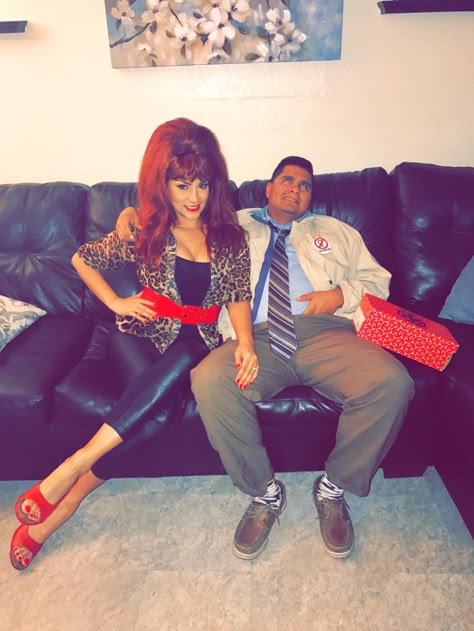 Al and Peggy Bundy Halloween Costumes! Peggy Bundy Costume, Peggy Bundy, 80s Halloween Costumes, Handmade Halloween Costumes, Al Bundy, 90s Halloween Costumes, Fashion Costume Halloween, Old Lady Costume, Funny Couple Halloween Costumes