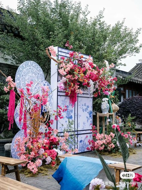 Asian Garden Wedding, Chinoiserie Wedding Backdrop, Sangjit Decoration, Birthday Party Decoration Ideas, Unique Event Decor, Cherry Blossom Wedding Theme, Panel Backdrop, Asian Wedding Decor, Wedding Theme Design