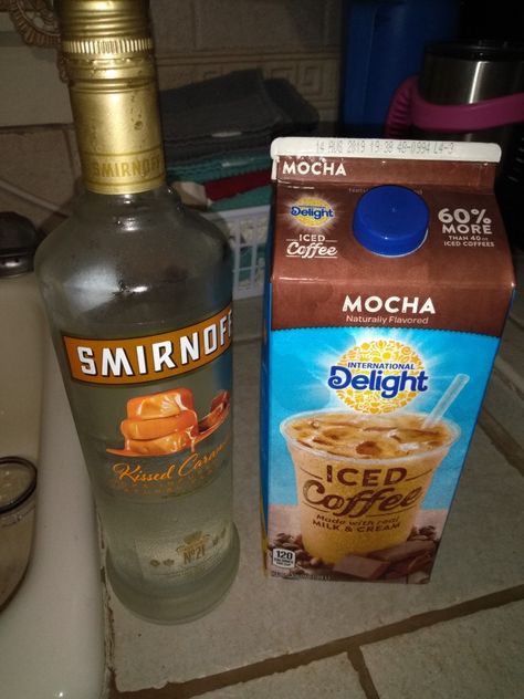 Salted Caramel Liquor Drinks, Smirnoff Caramel Vodka Recipes, Kissed Caramel Vodka Drinks, Carmel Vodka Drinks Recipes, Drinks To Make With Vodka, Smirnoff Ice Flavors, Vodka Caramel, Iced Mocha Coffee, Caramel Vodka