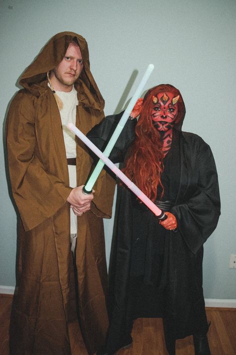 Star Wars costume Maul And Obi Wan, Easy Star Wars Costumes, Star Wars Couple Costume, Couples Costume Halloween, Obi Wan Kenobi Costume, Star Wars Costumes Diy, Star Wars Halloween Costumes, Star Wars Dress, Star Wars Couples