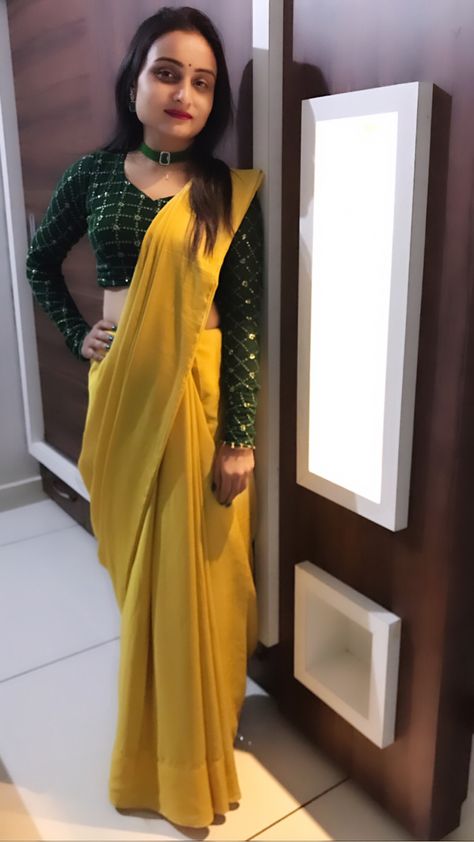 Plain mustard saree paired with green mukesh work blouse Mustard Saree Contrast Blouse, Mustard Yellow Saree Blouse Combination, Yellow Saree With Contrast Blouse, Mustard Saree, Mukesh Work, Saree And Blouse, Yellow Saree, Contrast Blouse, Designer Dresses Casual