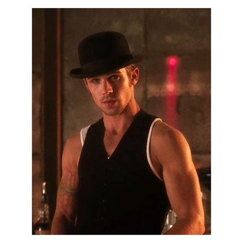 Cam Gigandet in una scena del film Burlesque found on Polyvore Cam Gigandet Burlesque, Burlesque Costumes Men, Burlesque Men, Male Burlesque, Film Burlesque, Moulin Rouge Outfits, Mens Makeup, Burlesque Theme, Cabaret Musical