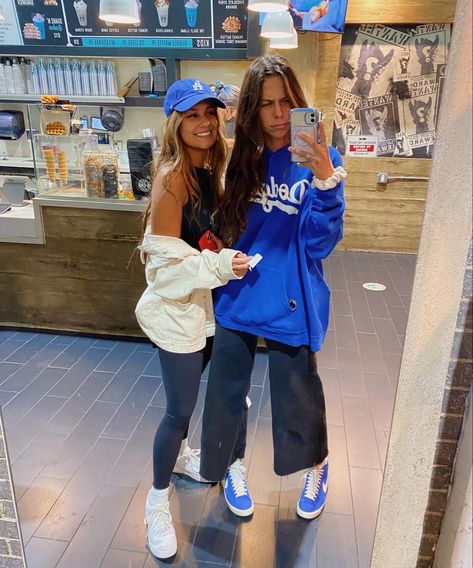 Pacers Game Outfit Woman, Dodger Outfit Women, Mets Game Outfit, Dodger Game Outfit Women, Dodger Game Outfit, Dodgers Outfit Women, Baseball Game Outfit Women, Dodgers Outfit, Baseball Game Outfit