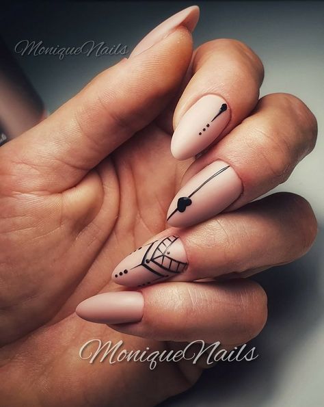 Henna Nail Art, Nail Art 2023, Mandala Nails, Henna Nails, 2023 Nail, Boho Nails, Hippie Nails, Summer Nail Art, Spring Nail Designs