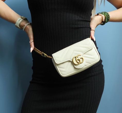 Gucci Marmont Mini Outfit, Gucci Marmont Mini, Marmont Super Mini, Luxury Bags Collection, Gucci Marmont, Brown Outfit, Designer Bags, Gucci Bag, Mini Bag