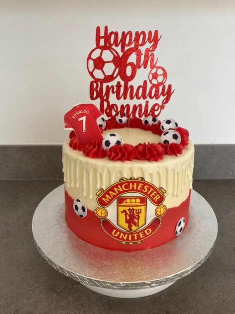 Manchester United Cake Design, Man United Cake Ideas, Manchester United Theme Cake, Birthday Cake Manchester United, Manchester United Cake Ideas, Ronaldo Theme Cake, Man United Cake, Football Team Cake, Topper Bola