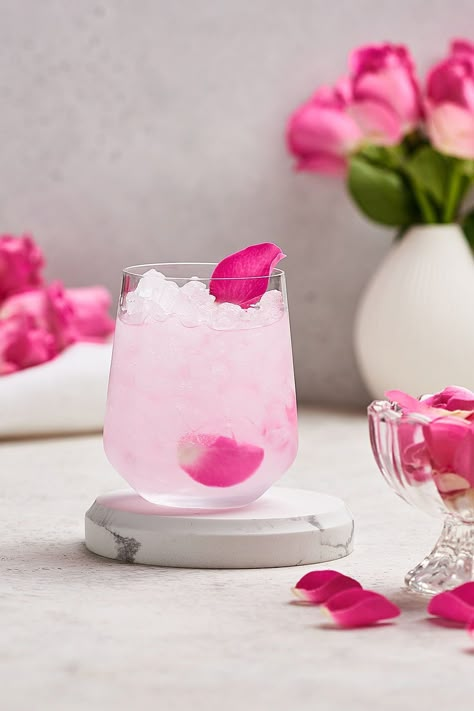 How to Make Rose Water Drink in Minutes with only 2 Ingredients? Learn more about rose drink, it’s benefits, and how to make your own very quick and easy. You can use it also as a beauty product. You do not need much to make rose water from scratch. Such a simple recipe is one you absolutely must try! Rose Water Drink, Make Rose Water, Peach Bellini Recipe, Homemade Rose Water, Rose Drink, Cocktail Rose, Bellini Recipe, Easy Rose, Baby Shower Drinks