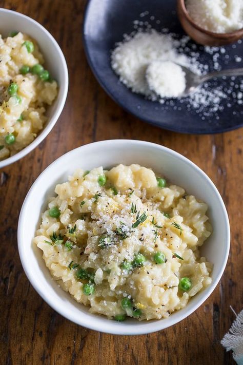 This pea Parmesan risotto is minimal stir and turns out perfectly creamy. It's packed full of fresh lemon zest, sweet spring peas and sharp Parmesan cheese. Roast Beef Sliders, Parmesan Risotto, Spring Peas, Homemade Crunchwrap Supreme, Cooking Challenge, Risotto Recipe, Risotto Recipes, Rice Dishes, Parmesan Cheese