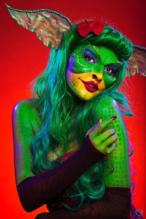 Greta From Gremlins Makeup and Body Paint Cosplay - Media Chomp Gremlin Costume, Greta Gremlin, Monster Makeup, Cosplay Fashion, Monster Costumes, Clever Halloween Costumes, Cute Couple Halloween Costumes, Halloween Makeup Inspiration, Her Makeup