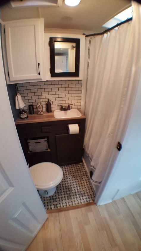 Flawless 12 Must-See RV Bathroom Remodel https://www.camperlife.co/2019/11/28/12-must-see-rv-bathroom-remodel/ As you age and weather, you search for many approaches to increase your RV and modernize it without the need to get a new vehicle. Since an RV is a sm... Rv Bathroom Remodel, Small Shower Remodel, Rv Bathroom, Small Rv, Rv Makeover, Travel Trailer Remodel, Camper Makeover, Small Remodel, Trailer Remodel