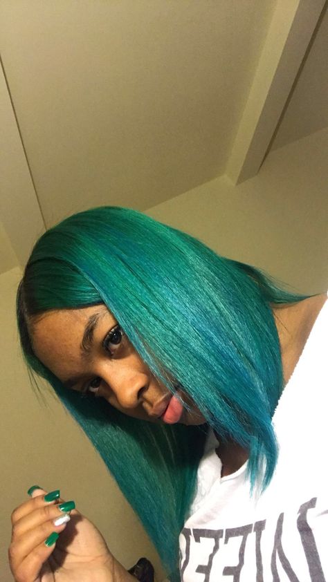 Girl Hair Colors, Mint Hair, Cute Hair Colors, Hair Color Unique, Sweet Mint, Hair Color Streaks, Teal Hair, Quick Natural Hair Styles, Hair Streaks