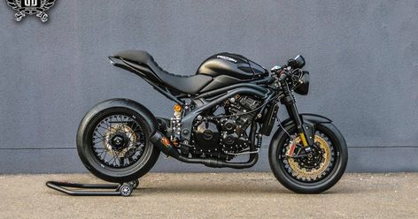 Preparation based on Triumph Speed Triple R by Triumph GB Motors 94 Triumph Triple, Norton Cafe Racer, Modern Cafe Racer, Triumph Speed Triple 1050, Moto Triumph, Street Fighter Motorcycle, Triumph Street Twin, Triumph Cafe Racer, Cafe Racer Moto