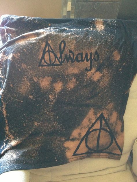 My Deathly Hallows bleached shirt! I used freezer paper to make this one instead of cardstock and spray adhesive. #DIY #HarryPotter Harry Potter Tie, Marvel Ideas, Bleach Shirt Diy, Diy Tie Dye Shirts, Bleach Shirt, Diy Tie Dye, Bleached Shirt, Diy Tie, Tie Dye Diy