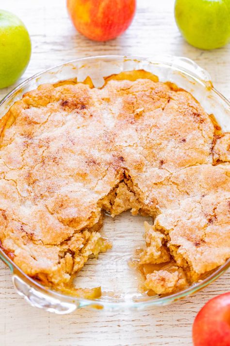 Crustless Apple Pie - Sometimes called Swedish apple pie, this EASY recipe for apple pie without a traditional pie crust is a FAST, foolproof, no-mixer recipe! It's loaded with cinnamon-spiced apples in every bite, dense, chewy, hearty, and is next level when topped with ice cream and salted caramel sauce! Pumpkin Pie Crustless, Crustless Apple Pie, Apple Zucchini Bread, Recipe For Apple Pie, Swedish Apple Pie, Caramel Apple Crumble, Dessert Breads, Apple Crumble Pie, Crustless Pumpkin Pie