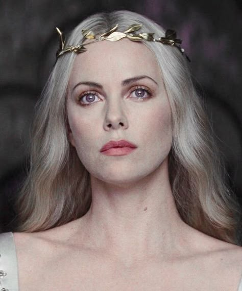 Queen Rhaella Targaryen Rhaella Targaryen, Ravenna Snow White, Queen Ravenna, Victoria Aveyard, Queen Aesthetic, Writer Inspiration, Red Queen, Into The Woods, Ice Queen