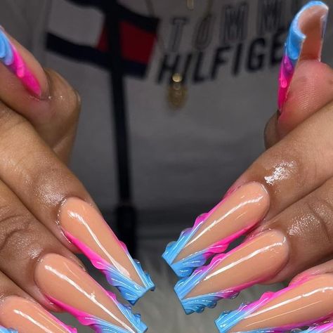 Tanny on Instagram: "Display my talent #workhard #Frenchnails #monbaynailtech #nailbytannyboo #fup #nail #nailaddict #naildesign #naildesign #onthisday #naturephotography #nailedit #nailmodel #nailinstagram" 2024 Acrylic Nails, Pink Inspo Nails, Acrylic Nails Ideas Pink, Nails Gel Pink, Short Acrylic Designs, Acrylic Nails Coffin Ombre, Baddies Nails, Ambre Nails, Instagram Display