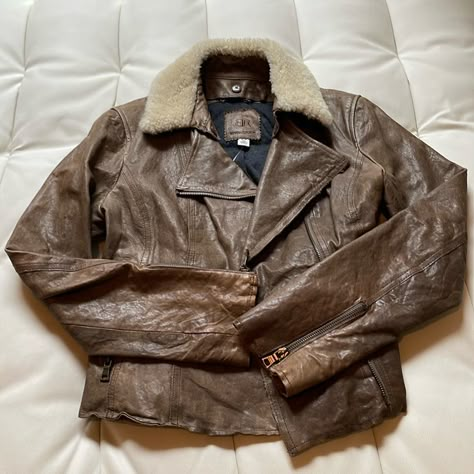 New In Great Condition Ugh Fits, Baggy Leather Jacket, Brown Jacket With Fur, Thrift List, Fall Szn, Thrift Board, Leather Jacket Brown, Winter Leather Jackets, Xmas Wishlist