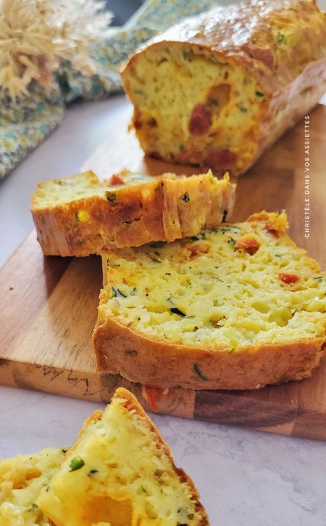 Cake moelleux courgettes ,chorizo et cheddar - Dans vos assiettes Cake Courgette Feta, Cake Chorizo, Cake Courgette, Baby Food, Baby Food Recipes, Cheddar, Nom Nom, Tart, Cake