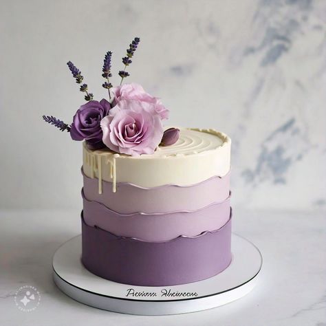 Ombre Pink Birthday Cake, Lavender Cakes Birthday, Pink Ombre Cake Ideas, Purple Themed Birthday Cake, Ombre Purple Cake, Ombre Cake Ideas, Lavender Colour Cake, Purple Baby Shower Cake, Purple Ombre Cake