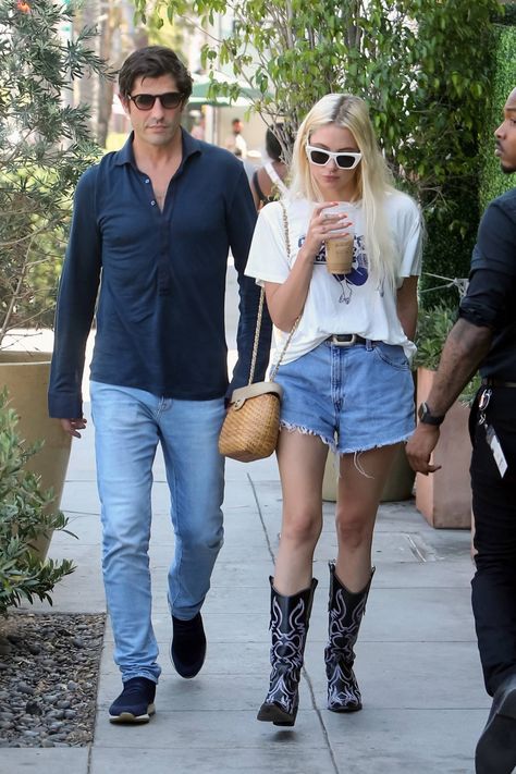 Ashley Benson Street Style, Lunch With Boyfriend, Ashley Benson Style, Brandon Davis, Pll Fashion, Vacation Fashion, With Boyfriend, Cowgirl Chic, Ashley Benson