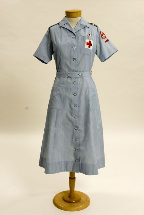 During WWII in Amrerica Schiap was getting restless, so she decided to don a new outfit - The Red Cross nurse's uniform. Becomine a nurse aid gave her "self respect" and "saved her soul." Red Cross Nurse, 1940s Women, Vintage Nurse, Nurse Costume, Women's Uniforms, Home Sewing, American Red Cross, Period Outfit, Costume Patterns