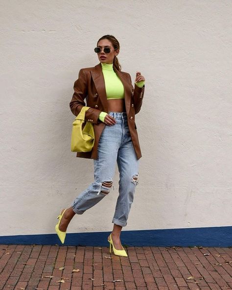 Connie Ojeda on Instagram: “Hay un adjetivo que describe cómo me siento cuando le inyecto neón a mi outfit: ELÉCTRICA… en 2022 | Moda de ropa, Tendencias ropa, Ropa de moda Ropa Color Neon, Color Combos Outfit, Looks Pinterest, Look Jean, Neon Outfits, Funky Outfits, Looks Street Style, Looks Black, Street Style Chic