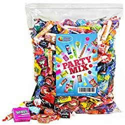 Fortnite Diy, Chug Jug, Pinata Candy, Budget Birthday, Tootsie Rolls, Taffy Candy, Games Outdoor, Sleepover Food, Classic Candy