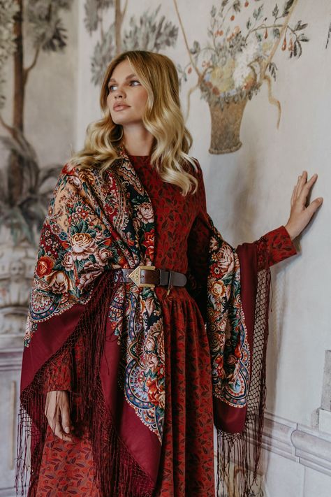 Katalog - Lena Hoschek Tradition AW22/23 Seite 50, 51 Bridal Dirndl, Afghan Culture, Strega Fashion, Souvenir Collection, A Daily Routine, Gold Ornament, Lena Hoschek, Mode Boho, Russian Fashion