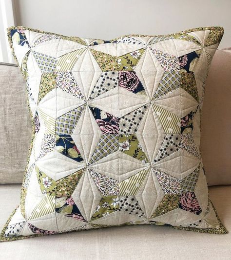 Sweet Stems – Kaleidescope Quilted Pillow – Riley Blake Designs Quilted Pillow Covers, Kaleidoscope Quilt, Sewing Cushions, Patchwork Cushion, Patchwork Pillow, Feather Pillows, Sewing Pillows, Foundation Paper Piecing, Cushion Pattern