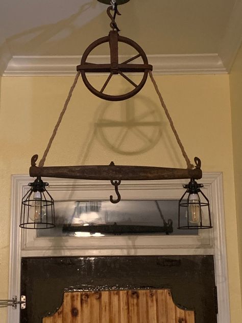 Ox Yoke Light Fixture, Horse Yoke Ideas, Wooden Pulley Ideas, Old Pulley Ideas Decor, Pully Lights, Pulley Light Fixture, Pulley Decor, Light Over Sink, Pulley Pendant Light