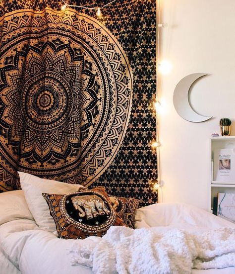 Tapestry Bedroom Aesthetic, Black Gold Bedroom, Mandala Gold, Trippy Tapestry, Witchy Boho, Gold Tapestry, Small Tapestry, Tapestry Bedding, Hippie Room Decor