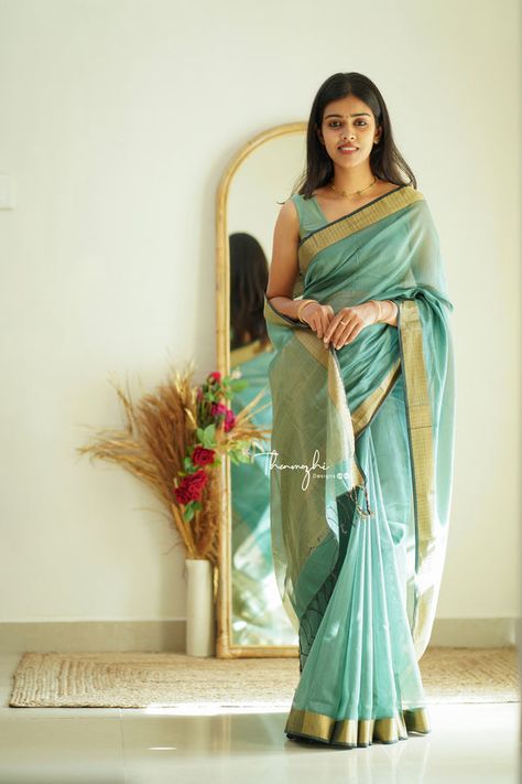 Handloom Cotton Saree, Simple Saree Designs, Saree Sale, Simple Kurta Designs, Indian Saree Blouse, Simple Sarees, Teen Girl Dresses, Saree Blouse Designs Latest, Green Saree