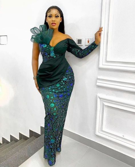 Asoebi Lace Styles, Aso Ebi Dresses, Aso Ebi Lace Styles, Graduation Printables, Aso Ebi Lace, African Party Dresses, African Lace Styles, Nigerian Weddings, Lace Gown Styles