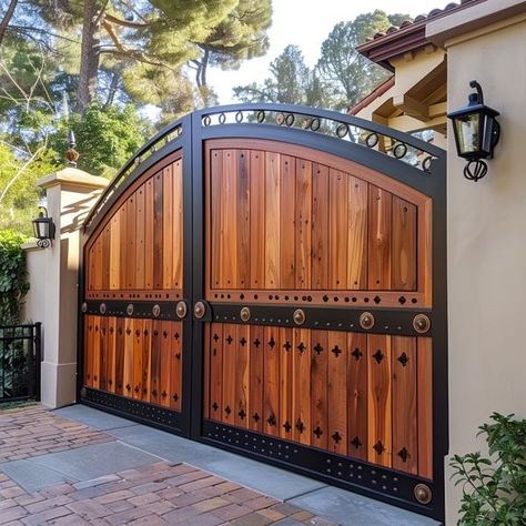 Iron Gate With Wood, Colony Entrance Gate Design, Wood Gates Driveway, Land Ideas, Entry Gate, Gate Designs, Front Gate Design, Courtyard House Plans, Wood Gate