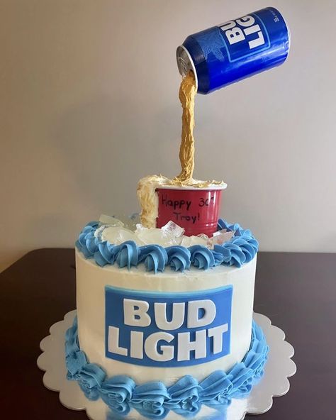 Bud Light Birthday, Bud Light Cake, 21st Birthday Gift Baskets, Light Cake, Beer Cake, Birthday Gift Baskets, Birthday Party 21, 21st Birthday Gifts, Bud Light