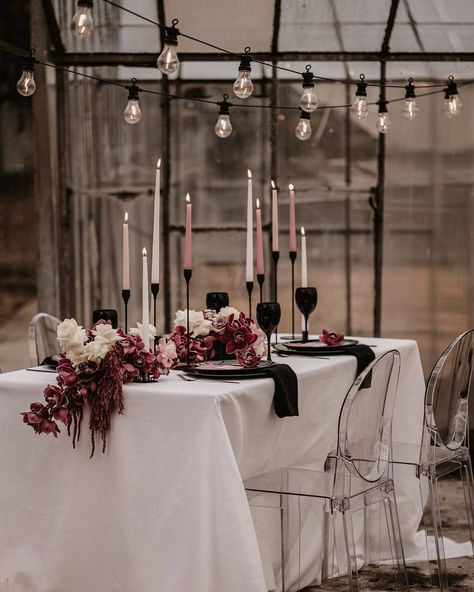 Malá Svatba (@bohacenka) • Instagram photos and videos Black And Berry Wedding, Mission Wedding, Rhodes Wedding, Wedding Welcome Table, Travis Wedding, Pink Party Theme, Berry Wedding, Honey Wedding, Welcome Table