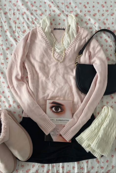 Coqquete Summer Outfits, White Cropped Cardigan Outfit, Hyper Feminine Aesthetic Outfits, Coquette Fashion Outfit, Pink And Brown Outfit, Uggs Pink, Old Money Winter, Coquette Outfit, Coquette Fashion