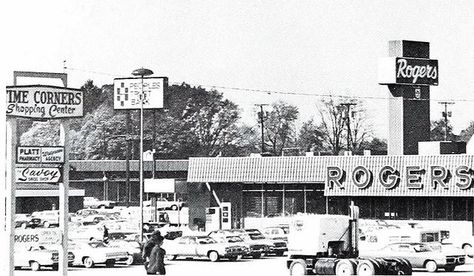 Rogers Grocery Store, Fort Wayne, IN Cuyahoga Falls Ohio, Parking Area, Cuyahoga Falls, Ohio History, Fort Wayne Indiana, Summit County, Early 60s, Old Fort, Akron Ohio