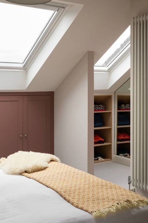 Terraced House Loft Conversion, Small Attic Spaces, Loft Dormer, Dormer Bedroom, Terrace Extension, Loft Conversion Bedroom, Attic Closet, Small Attic, Loft Storage