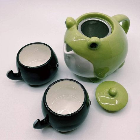 Frog Tea, Cute Teapot, Frog Decor, Porcelain Tea Set, Teapots And Cups, Clay Art Projects, Ceramics Ideas Pottery, Cupping Set, Clay Art