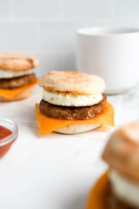 Homemade Copycat Mcdonald’s Egg Mcmuffin Recipe Mcdonalds Egg Mcmuffin, Egg Mcmuffin Recipe, Sausage Mcmuffin, Egg Mcmuffin, Best Breakfast Sandwich, Cheese Bread Recipe, Breakfast Sandwich Recipes, Sausage Patty, Cheesy Bread