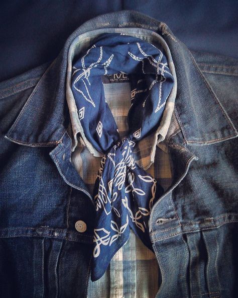 There's an Alarming Number of Bandana Guys – Put This On Grandpa Style, Mode Tips, Denim Workwear, Socks Shoes, Bandana Styles, Mens Fashion Rugged, Men Fashion Casual Outfits, Gentleman Style, Work Shirts