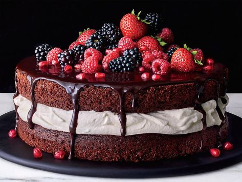 Fruit And Chocolate Cake, Chocolate And Fruit Cake, Cake With Fruit On Top, Chocolate Cake With Fruit, Cake With Fruit, Chocolate Fruit Cake, Fruits Cake, Chocolate Cream Cake, Cake Cooking