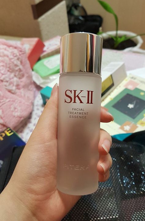 Sk Ii Skincare, Makeup Kawaii, Art Markers Drawing, Sk Ii, Best Friends Aesthetic, Friends Aesthetic, Crazy Makeup, English Phrases, Beauty Room