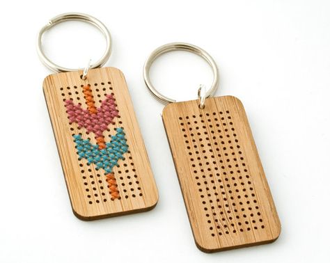 I wanna try this with thick leather :) Needlepoint Keychain, Diy Embroidery Gifts, Cnc Milling, Laser Cut Jewelry, Heart Keyring, Diy Cross, Embroidery Gifts, Cool Mom, Hanukkah Gifts