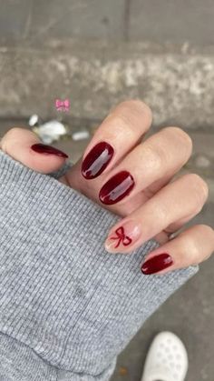 Colourful Nail, College Nails, Bow Nail Art, Kutek Disney, Dark Red Nails, White Tips, Simple Fall Nails, Simple Snowflake, Themes Ideas