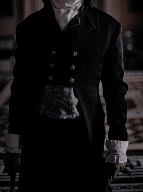 Victorian Male Fashion, Victorian Vampire Aesthetic, 1800s Aesthetic, Aesthetic Male Outfits, Princes Fashion, Gothic Fashion Victorian, Victorian Vampire, Vampire Clothes, Prince Clothes