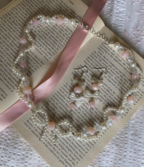 aesthetic elegant girly feminine couqutte pinky cute pretty things book ribbon earring necklace Kassandra Core, Pin Pics, Ribbon Necklace, Pink Girly Things, Girls World, Miss Dior, This Is Love, Pretty Style, Pink Princess